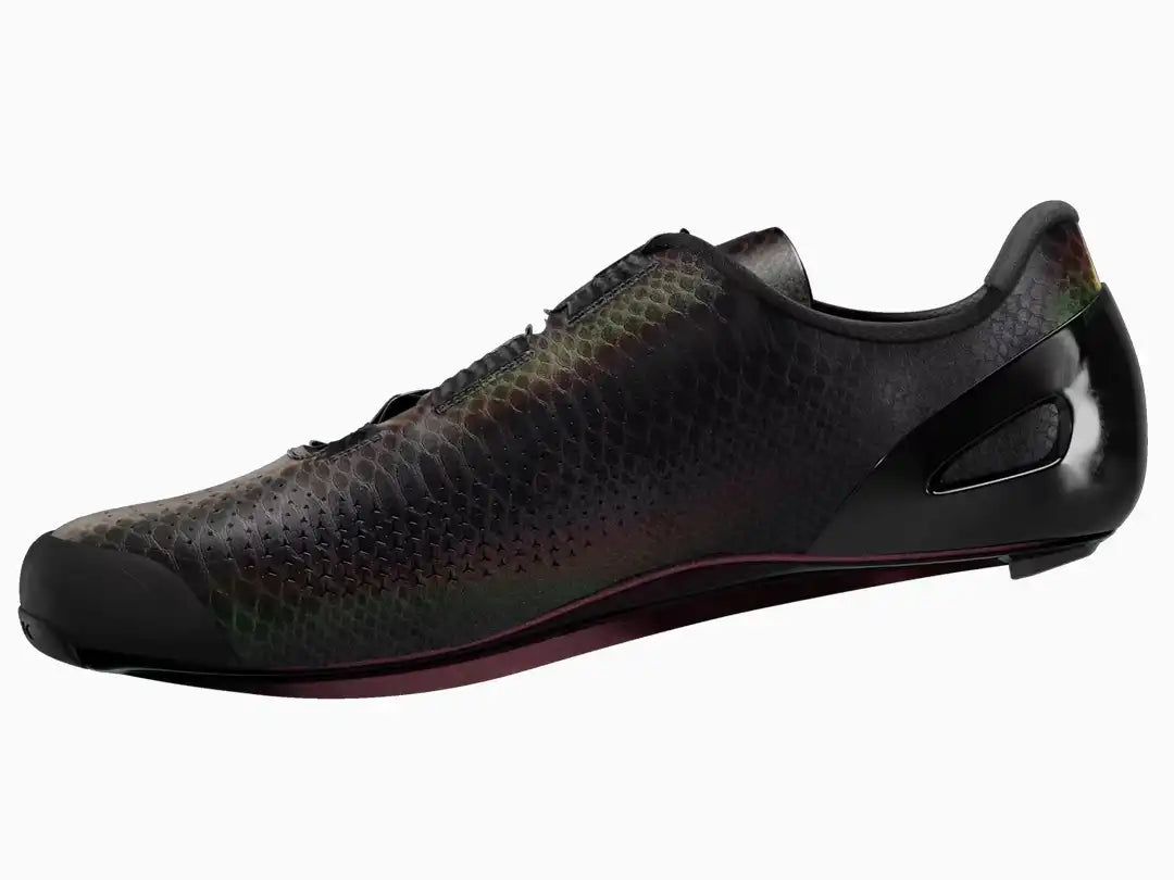 Trek RSLロードサイクリングシューズ　カラー：Black/Red (dark)　右足用の内側を真横から