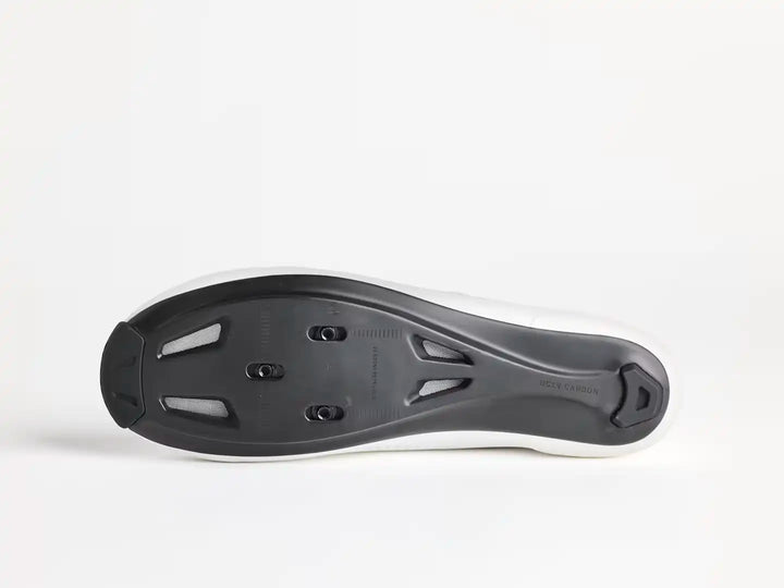 Trek Velocis ロードサイクリングシューズはOCLVカーボンとガラスファイバーのコンポジットソール。3穴クリートに対応。