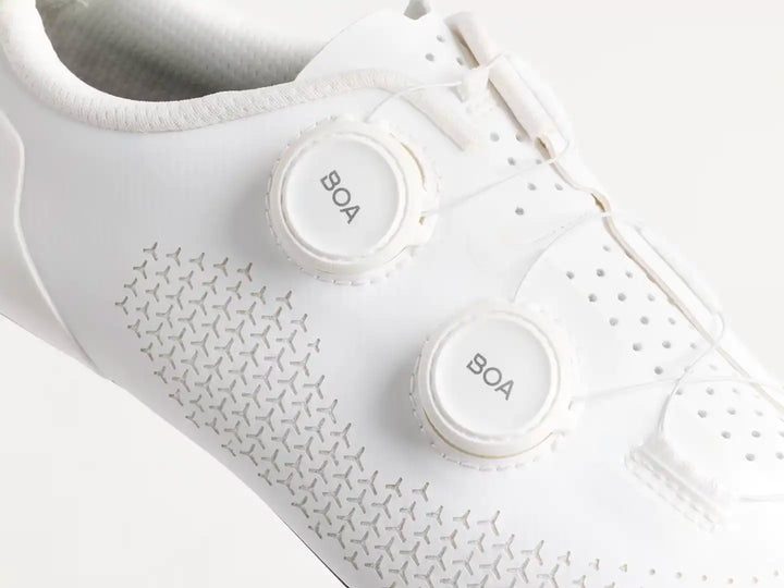 Trek Velocis ロードサイクリングシューズ 2つのBOAダイヤルで締め付けの微調整が可能