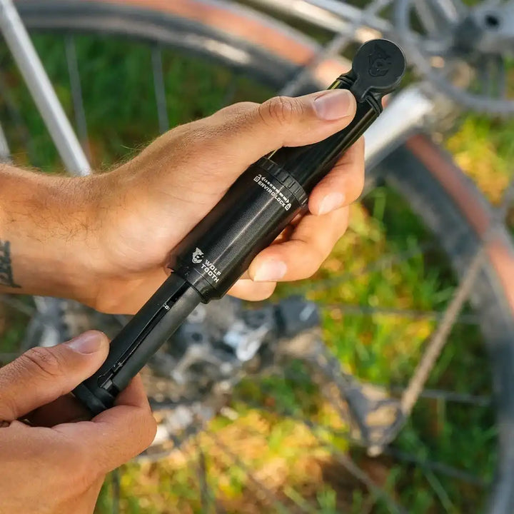 Wolftooth（ウルフトゥース）EnCase Pump for Clik Valve　別売りのEnCase専用ツールを収納できる