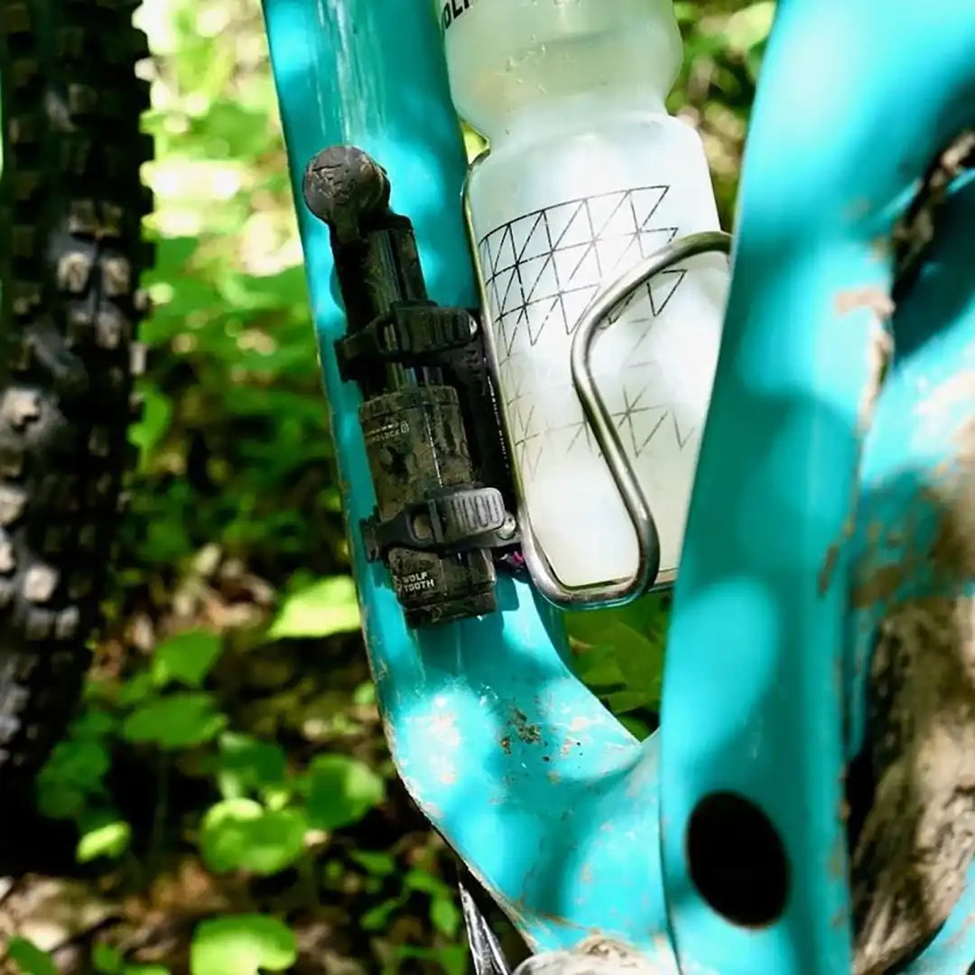 Wolftooth（ウルフトゥース）EnCase Pump for Clik Valve MTBに取り付け