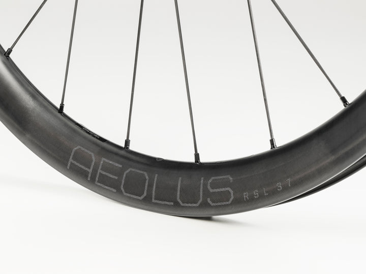 Bontrager Aeolus RSL 37 TLR Disc Road Wheel（アイオロス RSL 37 チューブレスレディ ディスク ロード ホイール）