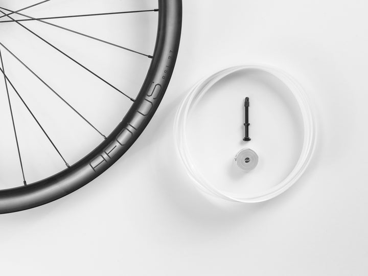 Bontrager Aeolus RSL 37 TLR Disc Road Wheel（アイオロス RSL 37 チューブレスレディ ディスク ロード ホイール）