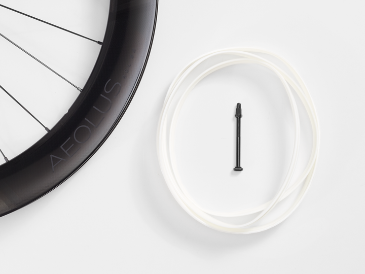 Bontrager Aeolus RSL 62 TLR Disc Road Wheel（アイオロス RSL 62 チューブレスレディ ロード ホイール）