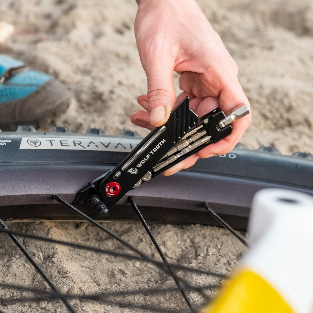 Wolf tooth 8-Bit Pack Pliers（ウルフトゥース 8ビット パック プライヤー）