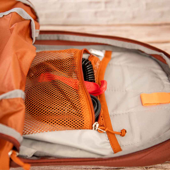 Deuter（ドイター）レース12　バッグ内のメッシュポケット