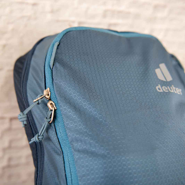 Deuter（ドイター）レースエアー10　生地素材拡大