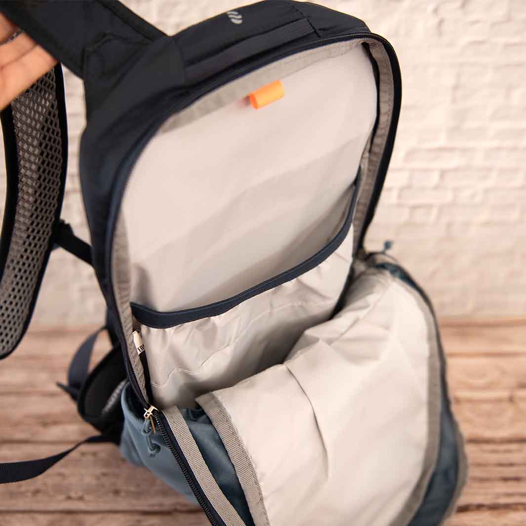 Deuter（ドイター）レースエアー10　バッグ内部