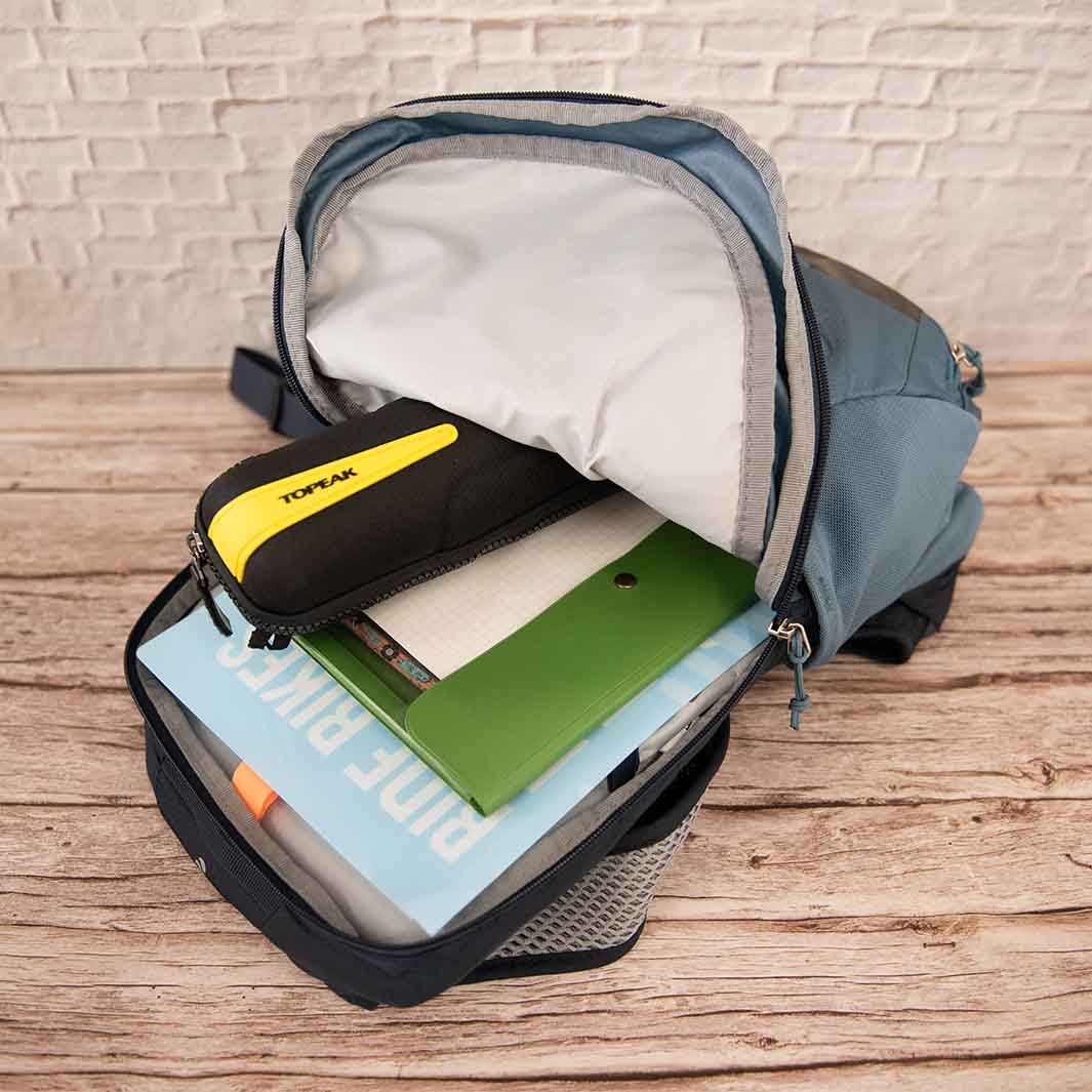 Deuter（ドイター）レースエアー10　バッグにA4ファイルなどを収納