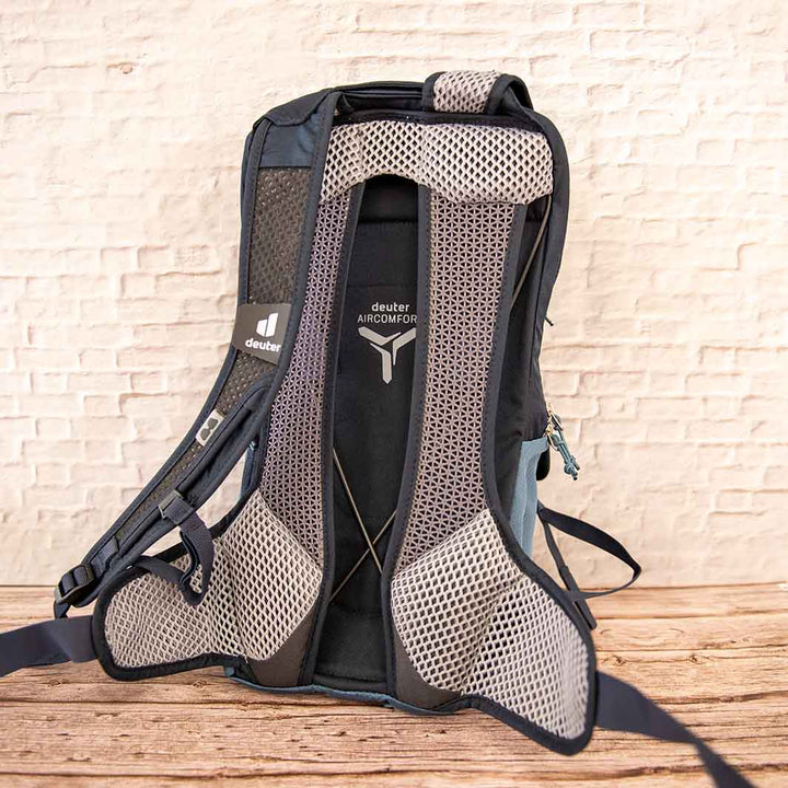 Deuter（ドイター）レースエアー10　背面部分